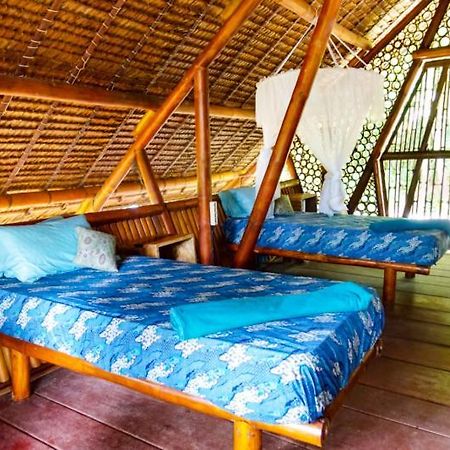 Hôtel Southern Mentawai Outpost à Sibigau Island Extérieur photo